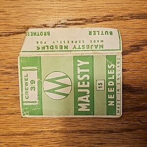 VINTAGE Majesty Needle Set